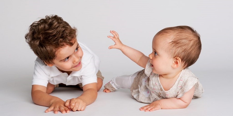 5 Ways Your Child’s Siblings Can Help With Their Speech Therapy